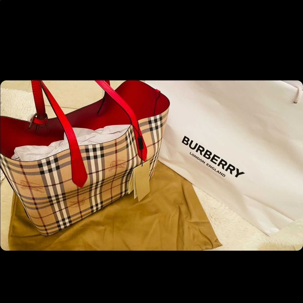 Check leather Burberry bag with tags